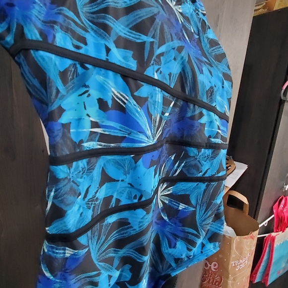 "My Swim Body" Swimsuit 🩱 🌞 Slimming Design L👀K NWT Bathing Suit - Picture 10 of 12